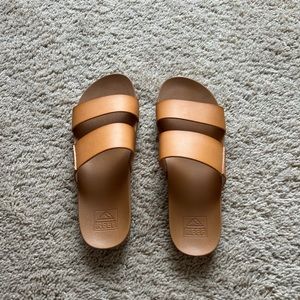 Reef size 7 Sandals